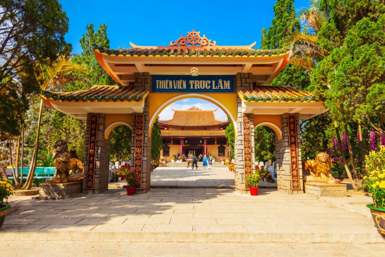 Thiền viện Trúc Lâm - thiền viện đẹp như tiên cảnh ở xứ ngàn hoa