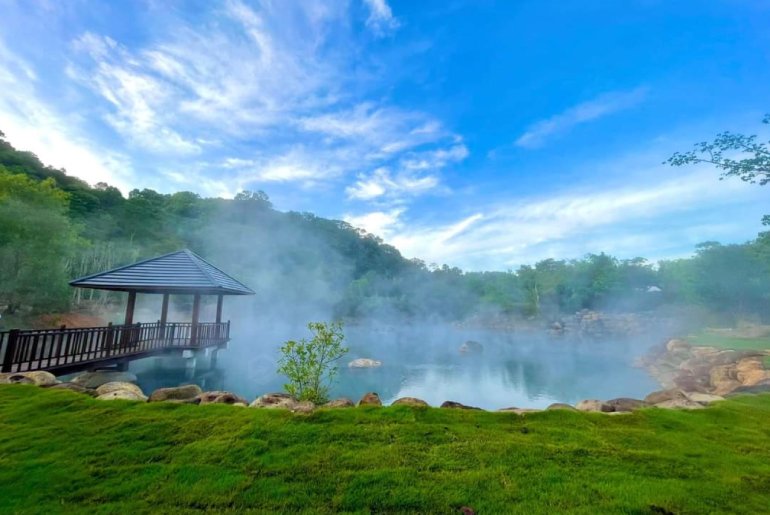 Suối Nước Nóng Bang Quảng Bình - Suối nước khoáng nóng nhất Việt Nam