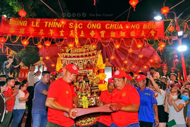 Lễ Hội Miếu Ông Bổn – Nét Đẹp Văn Hóa Người Hoa
