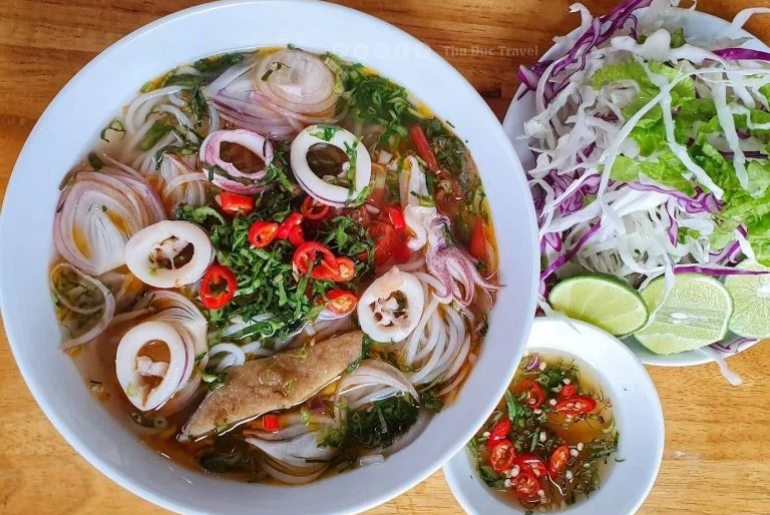 Khám Phá Bún Mực Vạn Ninh – Đặc Sản Dân Dã Xứ Biển